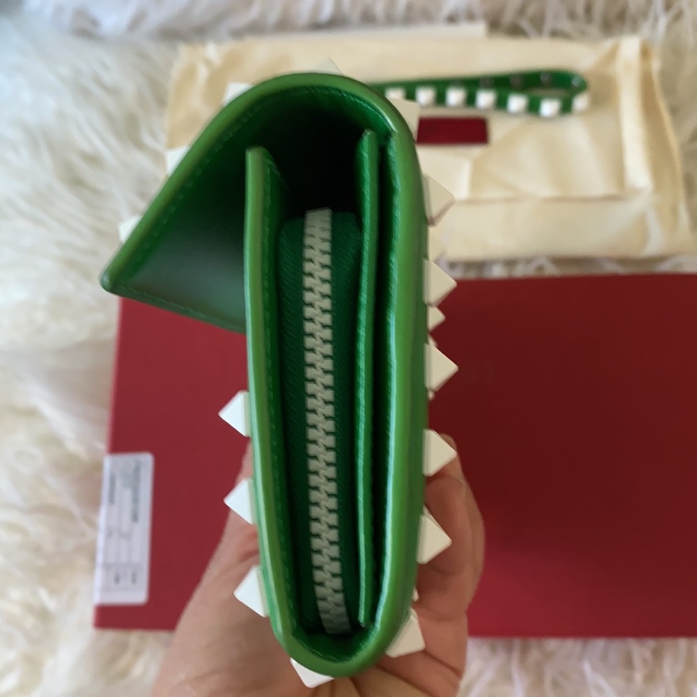 Valentino Garavani rock studs wristlet - Picture 9 of 17